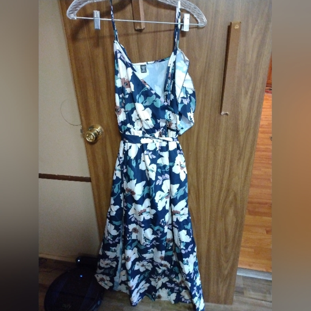 Long dress with slit on side